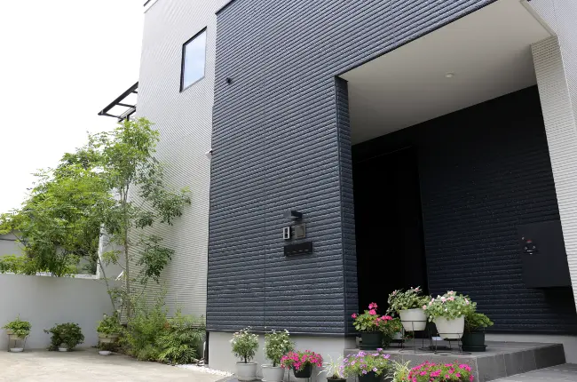 木曾路はすべて山の中である。